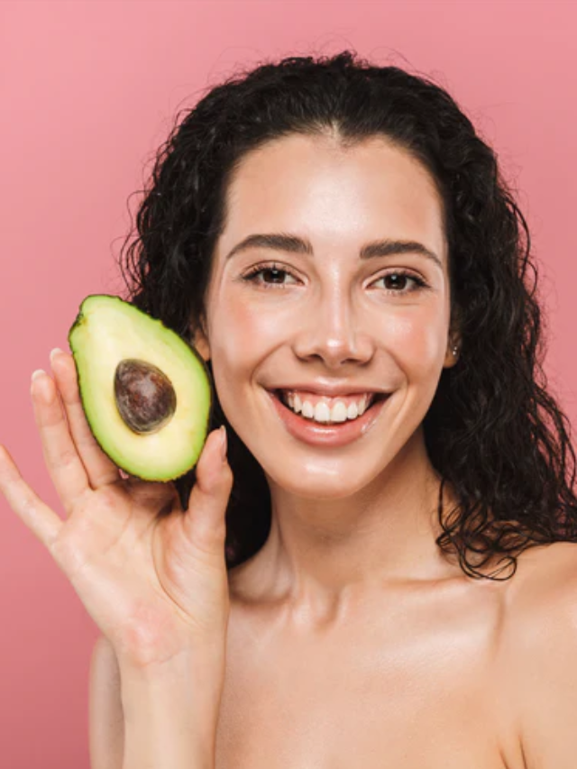 Flaunt a Flawless Face with These 7 Benefits of Avocado Oil!