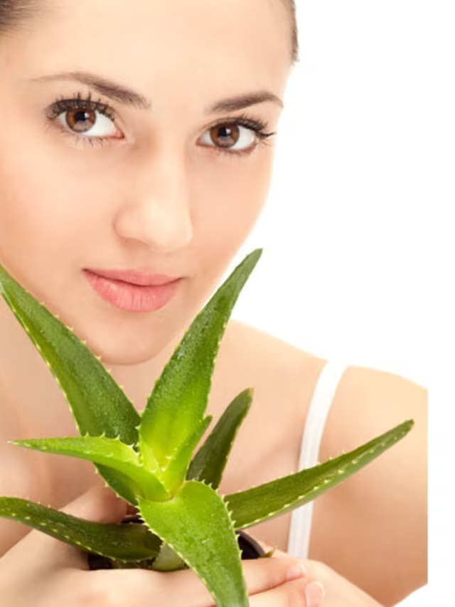 Apply Aloe Vera to Your Face Like This and See What Happens!